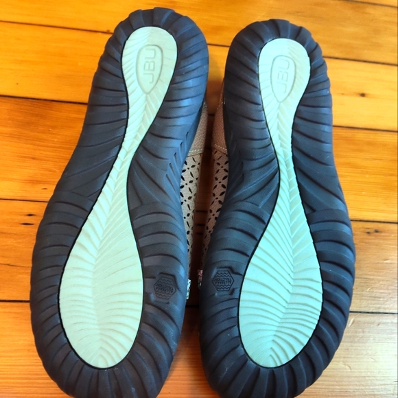 JBU Mary Janes with Memory Foam in light brown - Picture 5 of 6